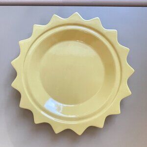 Chantal Yellow Sun Pie Plate Baking Dish Large